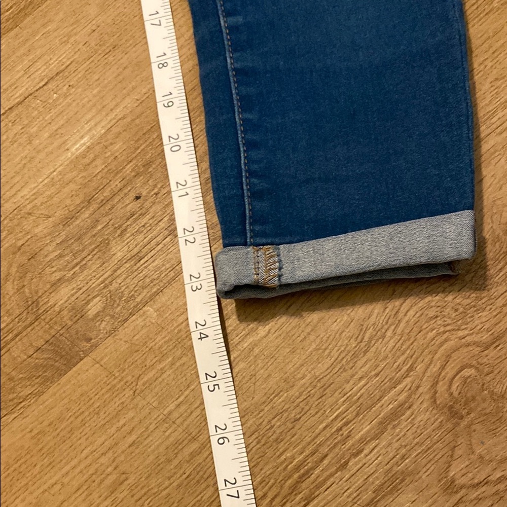 Classic Blue Cropped Ankle Jeans with Rolled Cuffs - Picture 12 of 17